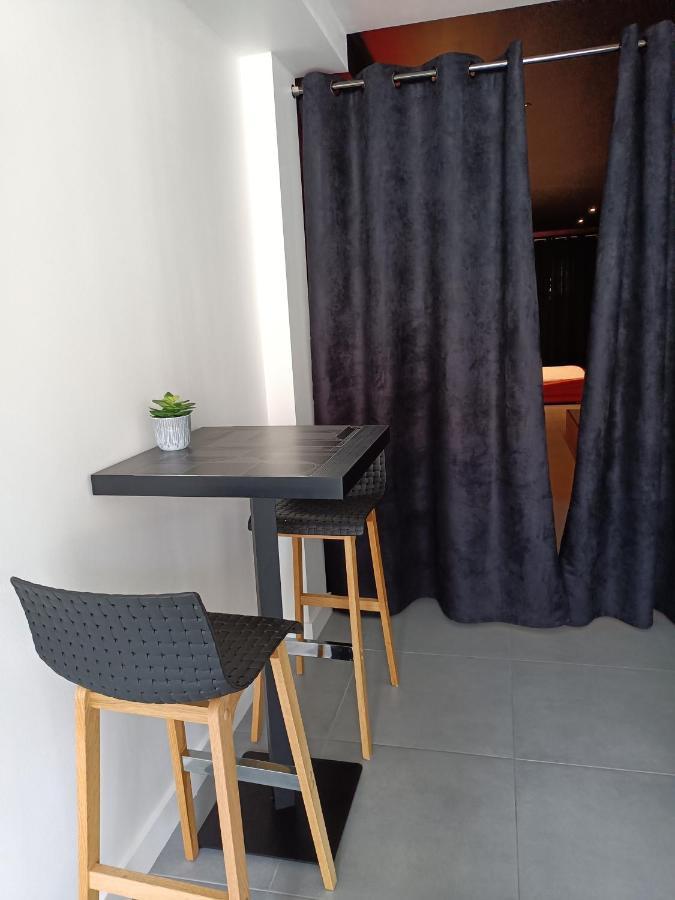 Appartement Balneo Et Sauna Prives The Red Room Mauguio Eksteriør billede